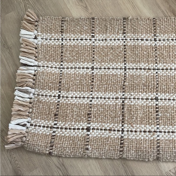 Pre Owned Neutral Woven Rug by Threshold by Studio McGee for Target - Picture 8 of 8